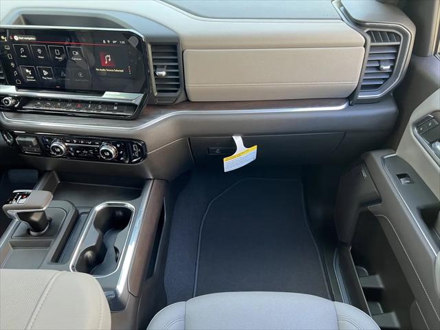 2026 GMC Sierra 1500 Crew Cab, Standard Bed, SLT, 4WD