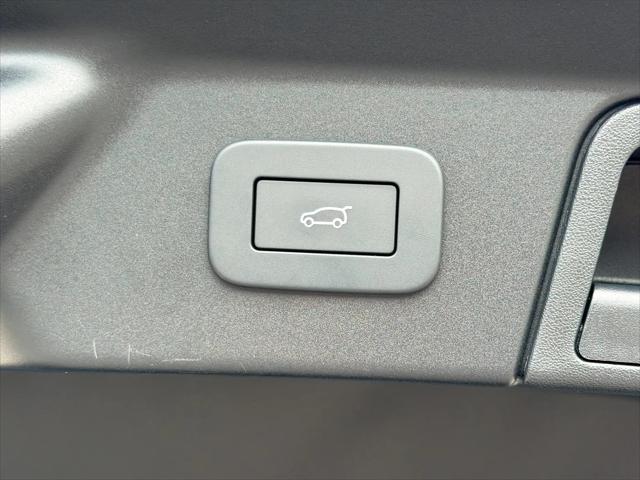 2026 Land Rover Range Rover Velar P250 Dynamic SE
