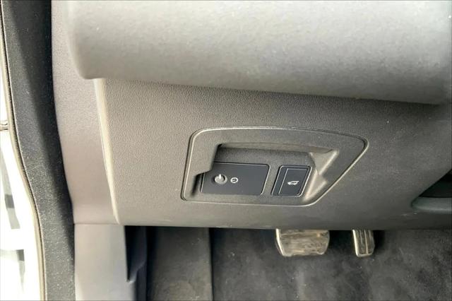 2025 Land Rover Range Rover Velar P250 Dynamic SE