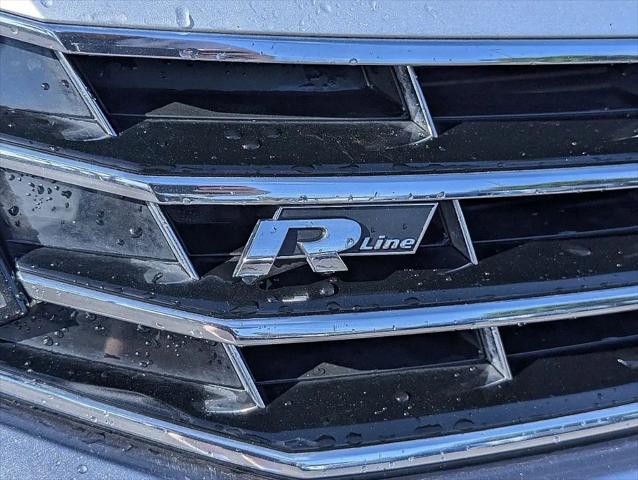 2017 Volkswagen Passat 1.8T R-Line