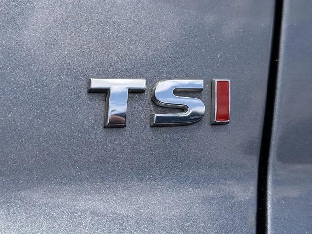 2017 Volkswagen Passat 1.8T R-Line