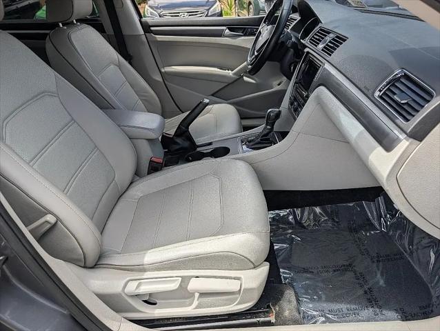 2017 Volkswagen Passat 1.8T R-Line