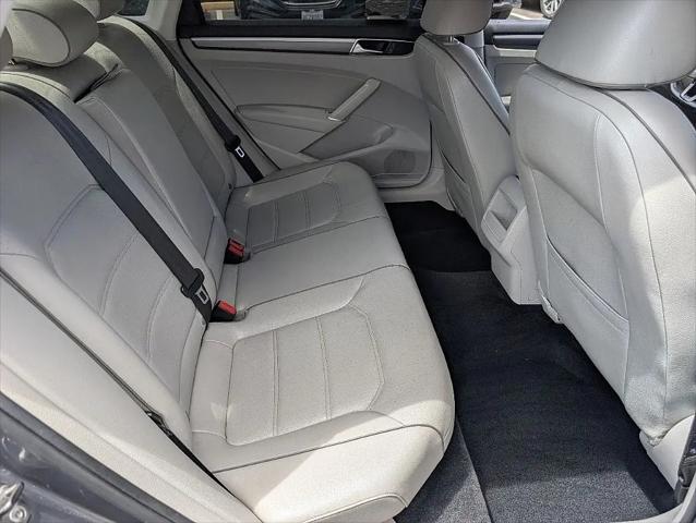 2017 Volkswagen Passat 1.8T R-Line