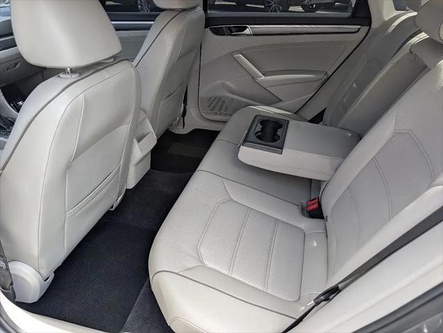 2017 Volkswagen Passat 1.8T R-Line