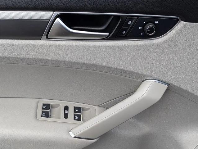 2017 Volkswagen Passat 1.8T R-Line