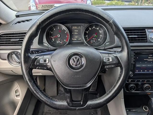 2017 Volkswagen Passat 1.8T R-Line