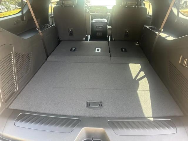 2026 Chevrolet Suburban LT, RWD