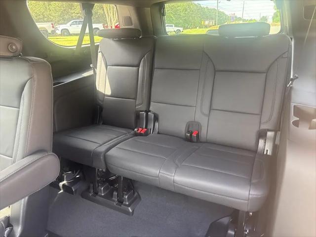 2026 Chevrolet Suburban LT, RWD