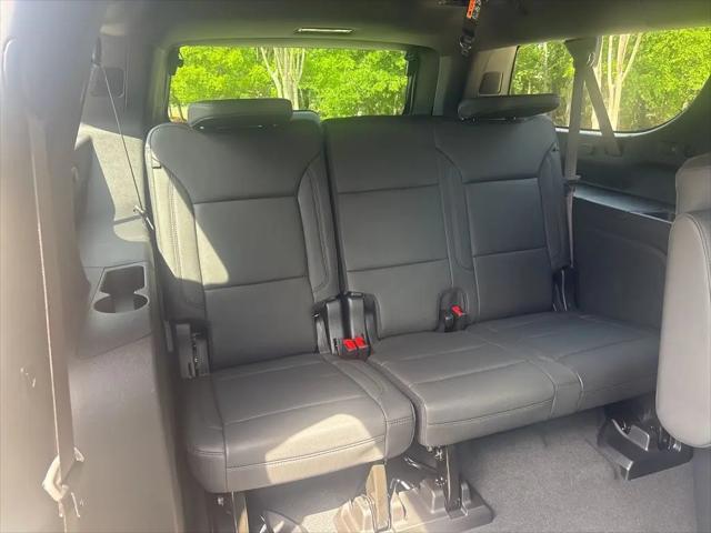 2026 Chevrolet Suburban LT, RWD