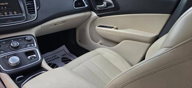 2016 Chrysler 200 C