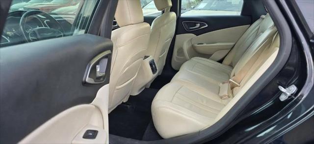 2016 Chrysler 200 C