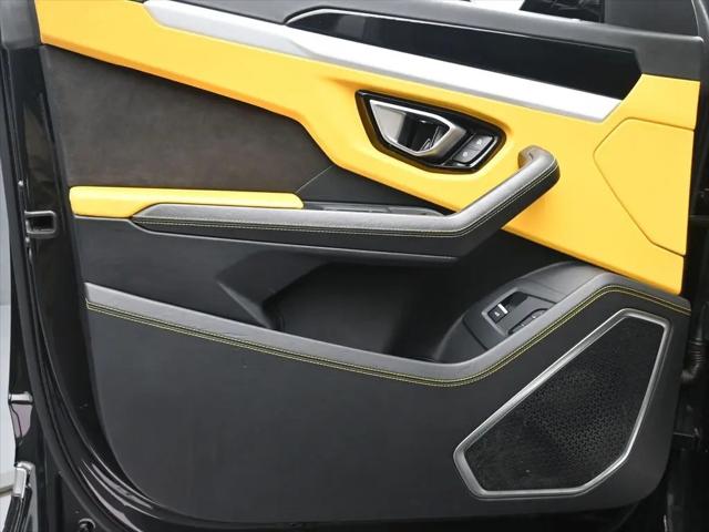 2021 Lamborghini Urus Graphite Capsule