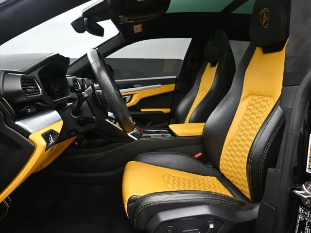 2021 Lamborghini Urus Graphite Capsule