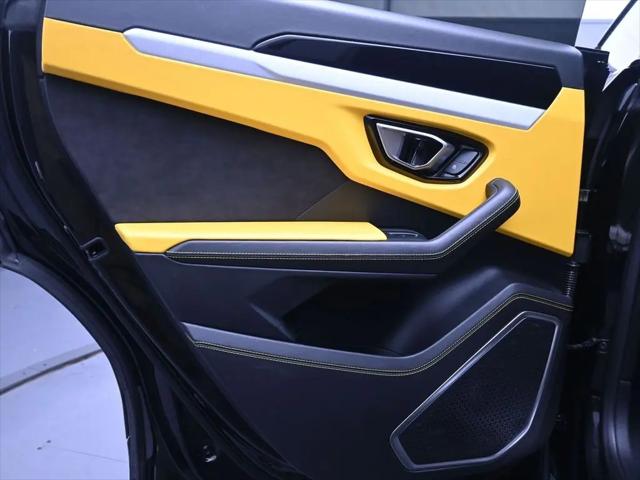 2021 Lamborghini Urus Graphite Capsule
