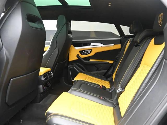 2021 Lamborghini Urus Graphite Capsule