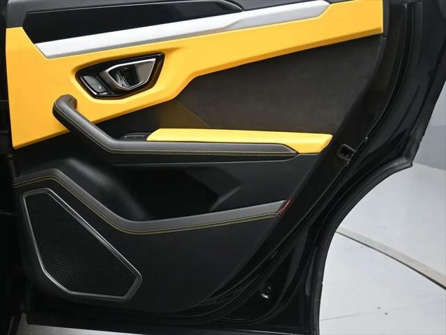 2021 Lamborghini Urus Graphite Capsule