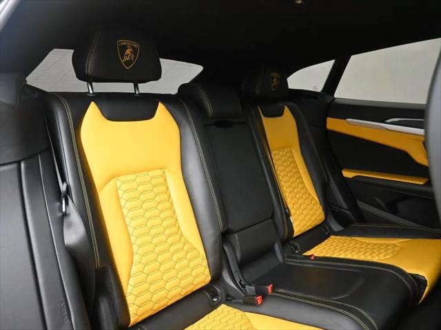 2021 Lamborghini Urus Graphite Capsule