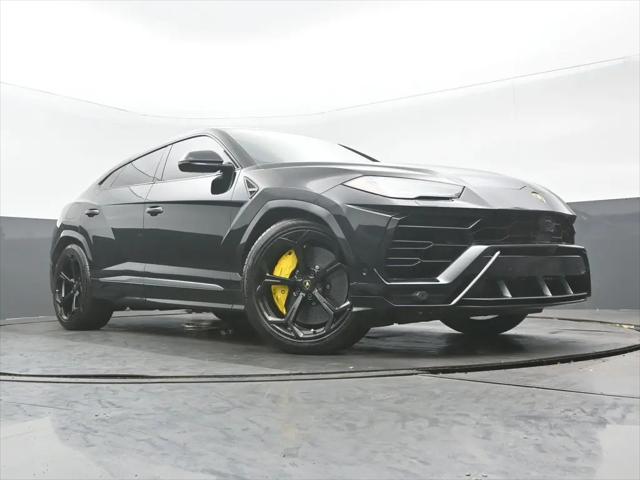 2021 Lamborghini Urus Graphite Capsule