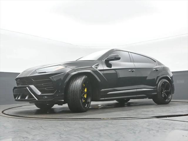 2021 Lamborghini Urus Graphite Capsule