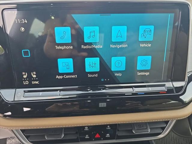 2026 Volkswagen Atlas Cross Sport SE with Technology