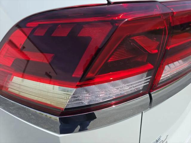 2026 Volkswagen Atlas Cross Sport SE with Technology