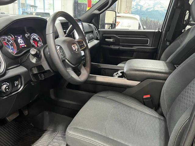 2025 Ram 3500 Big Horn Crew Cab 4x4 8' Box