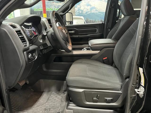 2025 Ram 3500 Big Horn Crew Cab 4x4 8' Box