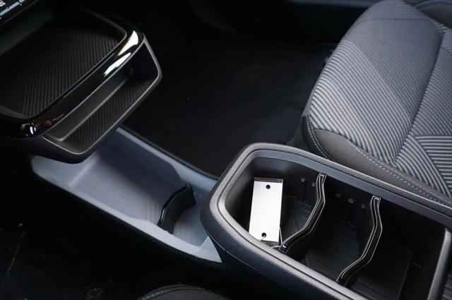 2027 Chevrolet Bolt LT FWD