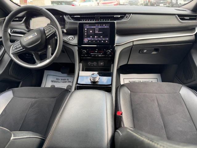 2023 Jeep Grand Cherokee L Altitude 4x4