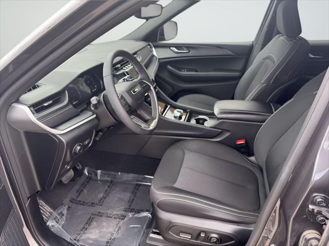 2025 Jeep Grand Cherokee L Laredo 4x4