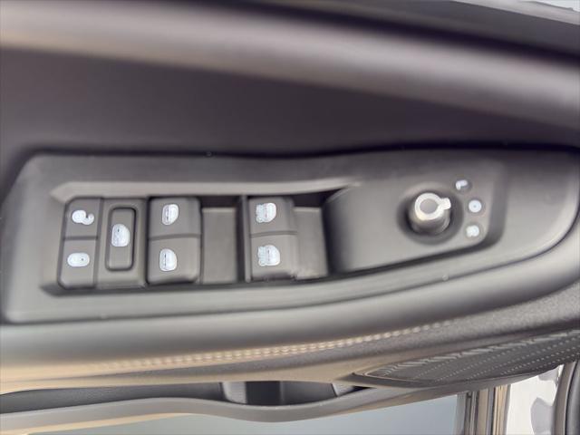 2025 Jeep Grand Cherokee L Laredo 4x4