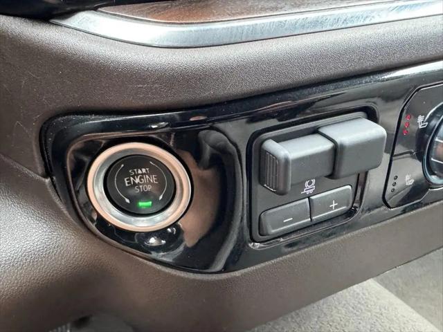2025 GMC Sierra 1500 4WD Crew Cab Short Box SLT