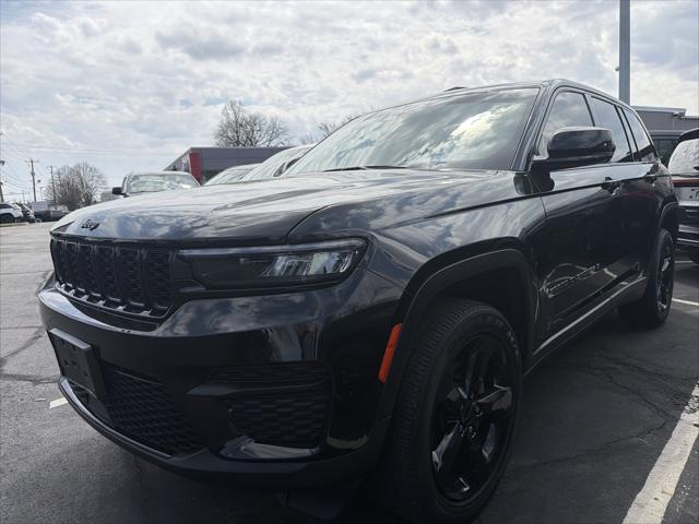 2022 Jeep Grand Cherokee Altitude 4x4 2022 Jeep Grand Cherokee Altitude 4x4