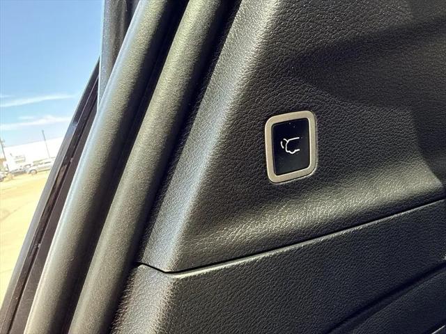 2025 Chrysler Pacifica Hybrid Select