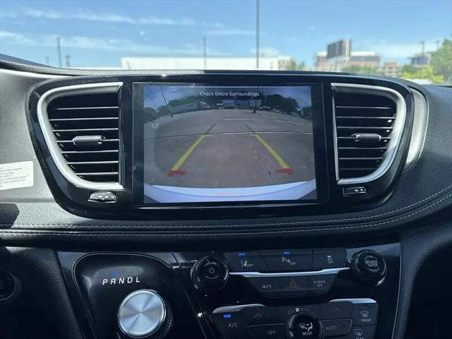 2025 Chrysler Pacifica Hybrid Select