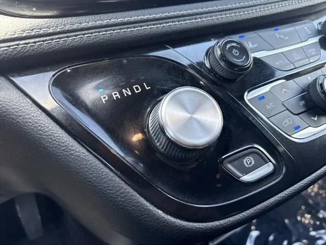 2025 Chrysler Pacifica Hybrid Select