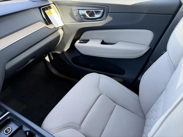 2026 Volvo XC60 B5 Core