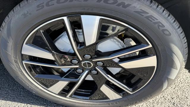 2026 Volvo XC60 B5 Core
