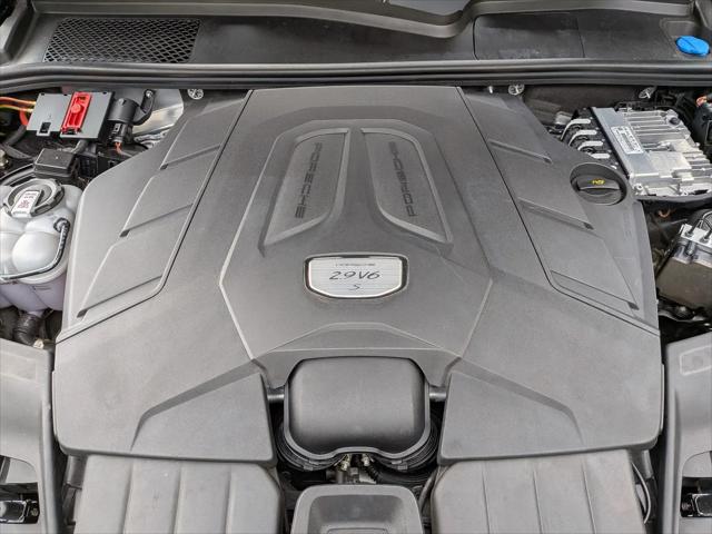 2023 Porsche Cayenne S Platinum Edition