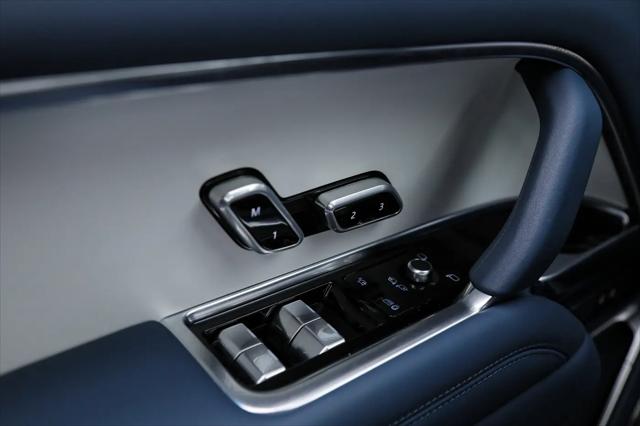 2023 Land Rover Range Rover SV