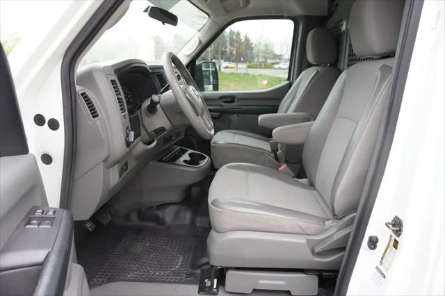 2017 Nissan 2500 S V6
