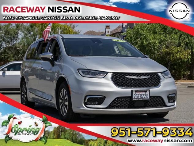 2023 Chrysler Pacifica Hybrid Limited for sale in Riverside, CA