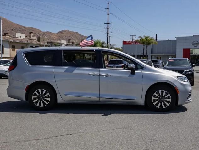 2023 Chrysler Pacifica Hybrid Limited