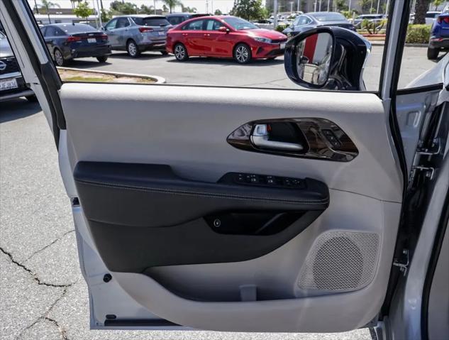 2023 Chrysler Pacifica Hybrid Limited