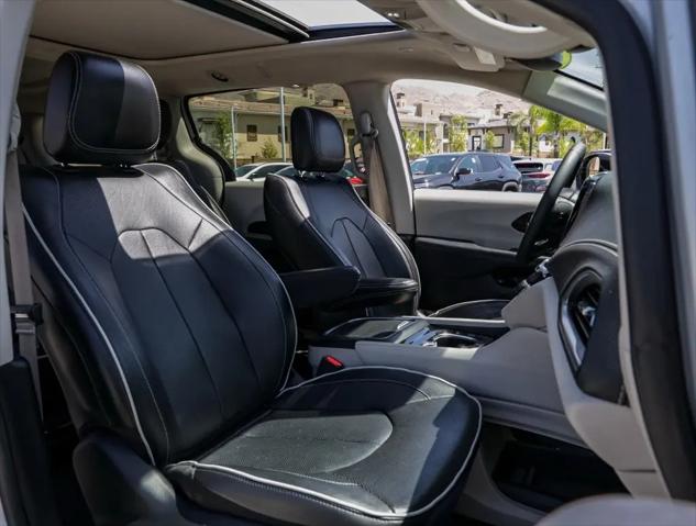 2023 Chrysler Pacifica Hybrid Limited