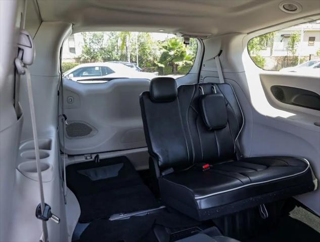 2023 Chrysler Pacifica Hybrid Limited