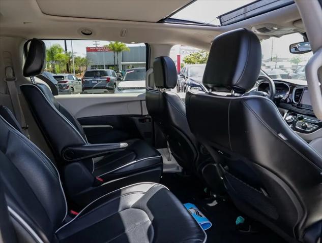 2023 Chrysler Pacifica Hybrid Limited