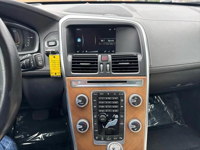 2015 Volvo XC60 T6 Platinum