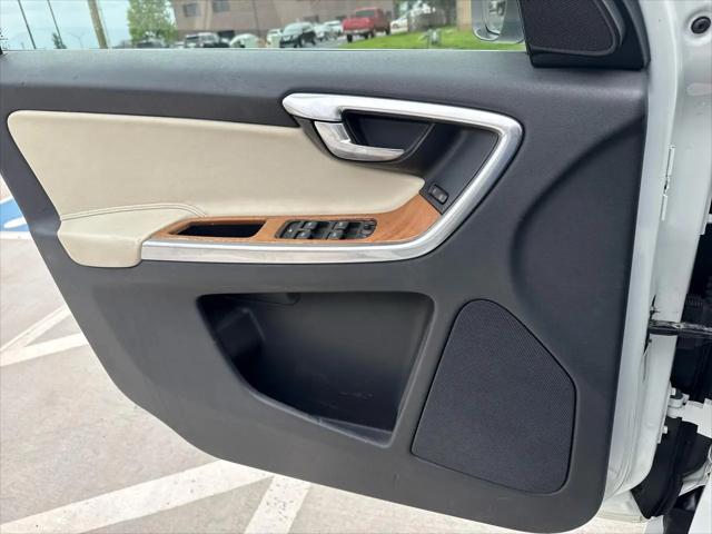 2015 Volvo XC60 T6 Platinum
