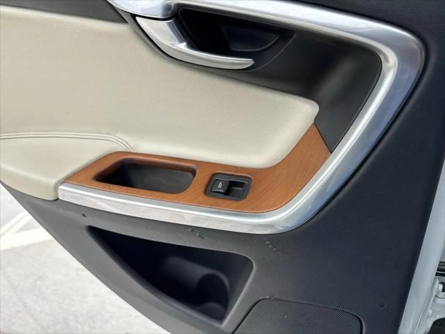 2015 Volvo XC60 T6 Platinum
